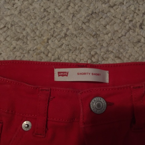 Girls Red Levi’s Denim Shorts - Picture 3 of 4